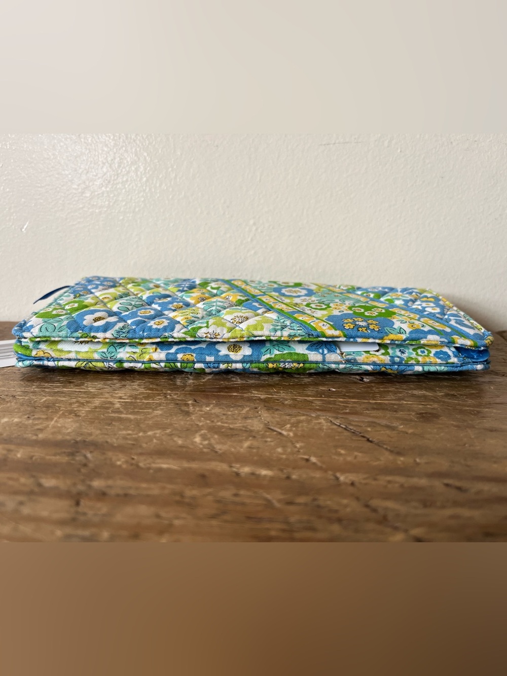 Vera Bradley NWT Quilted Travel Wallet English Meadow - Picture 2 of 15